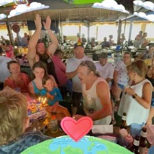 Meet your Posher, Ava